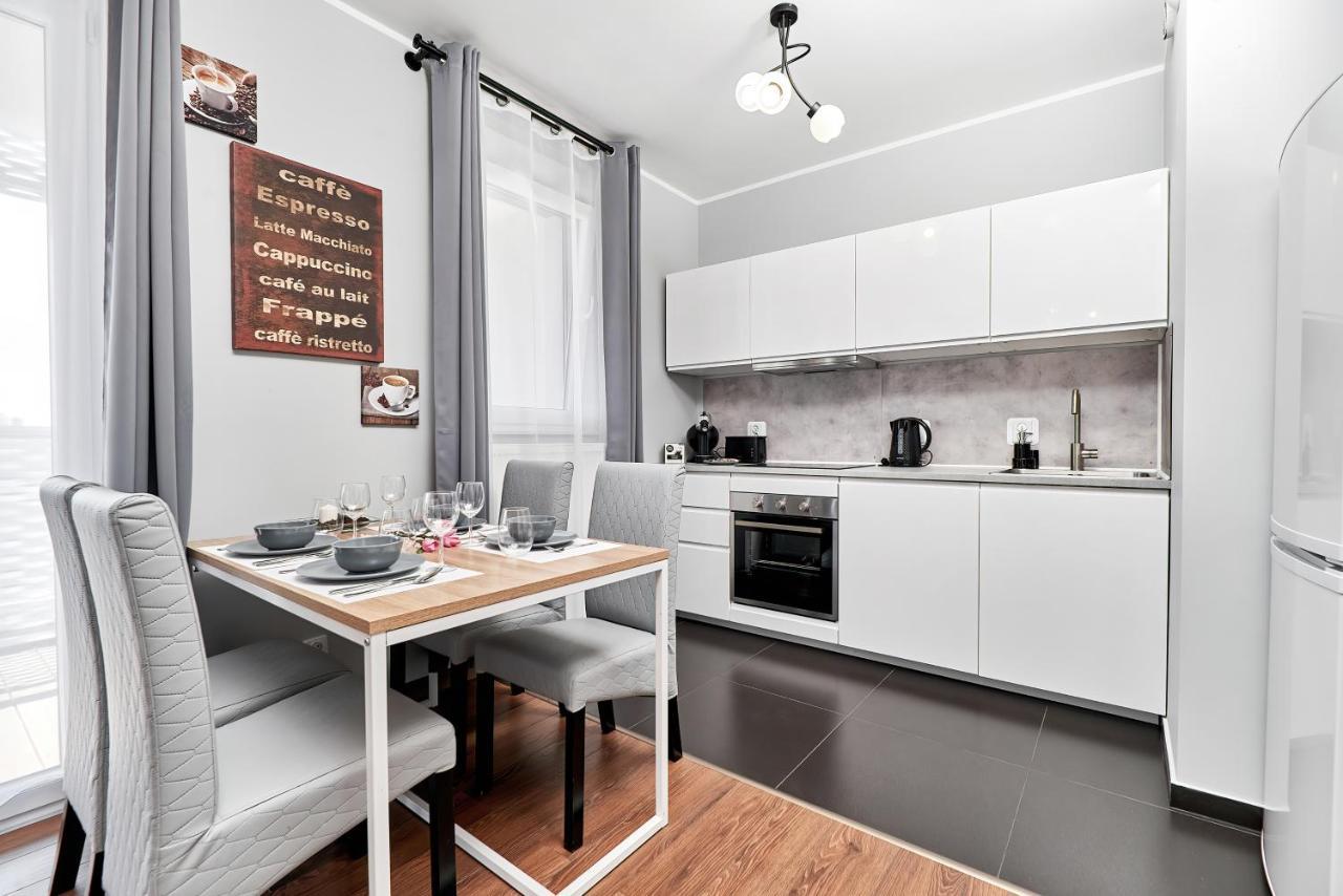 Apartment Wroclaw Sikorskiego With Free Garage By Renters Prestige Екстериор снимка