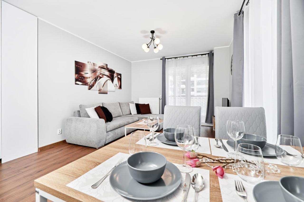 Apartment Wroclaw Sikorskiego With Free Garage By Renters Prestige Екстериор снимка