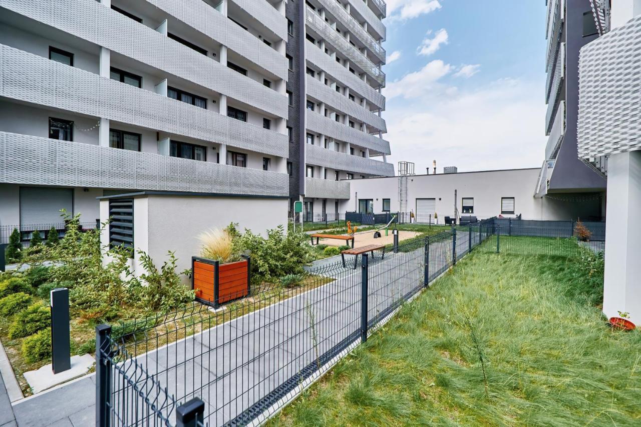 Apartment Wroclaw Sikorskiego With Free Garage By Renters Prestige Екстериор снимка