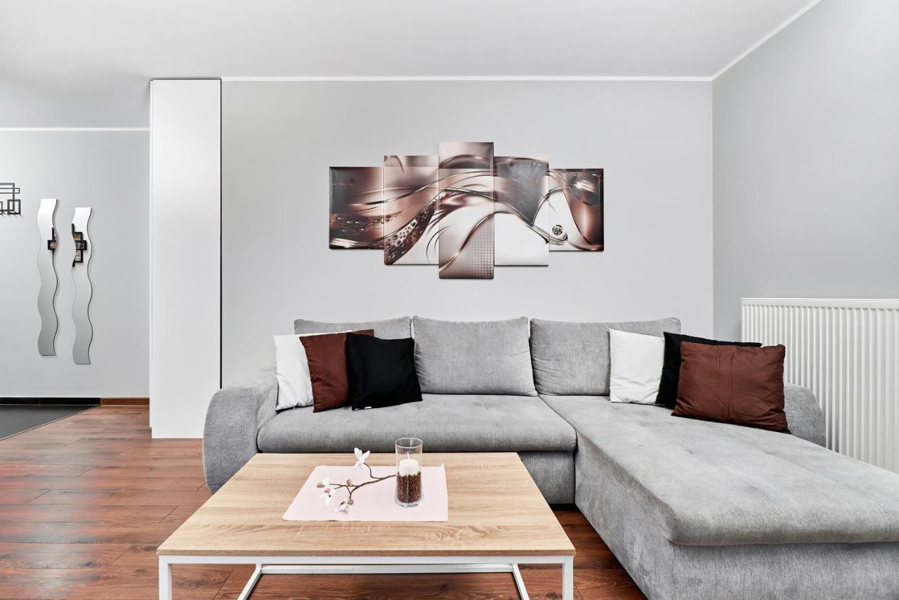 Apartment Wroclaw Sikorskiego With Free Garage By Renters Prestige Екстериор снимка